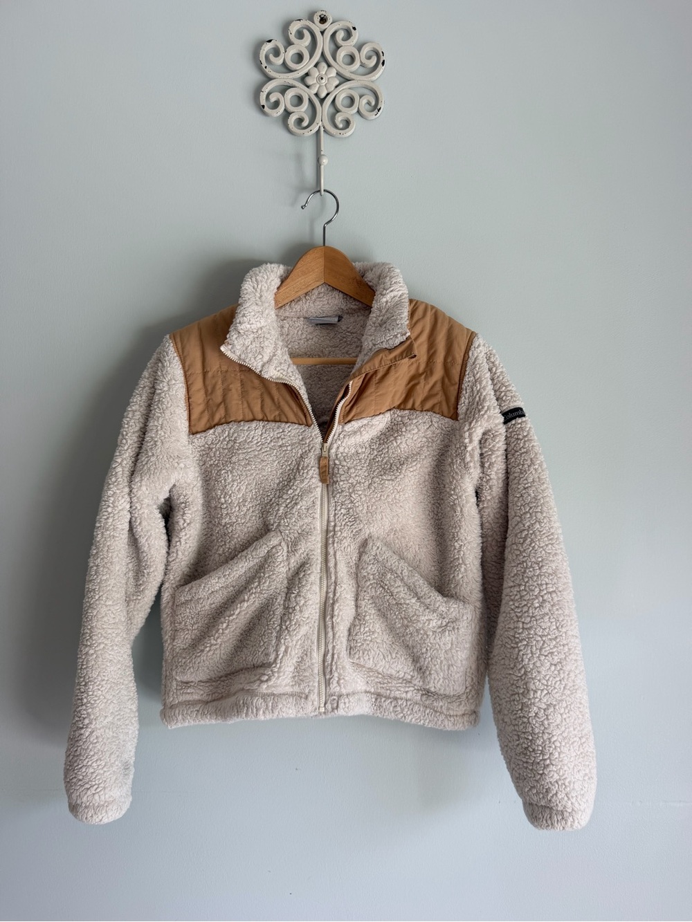 Columbia Sherpa Jacket with Tan Quilted Shoulder. Neutral Teddy Fleece. Size S